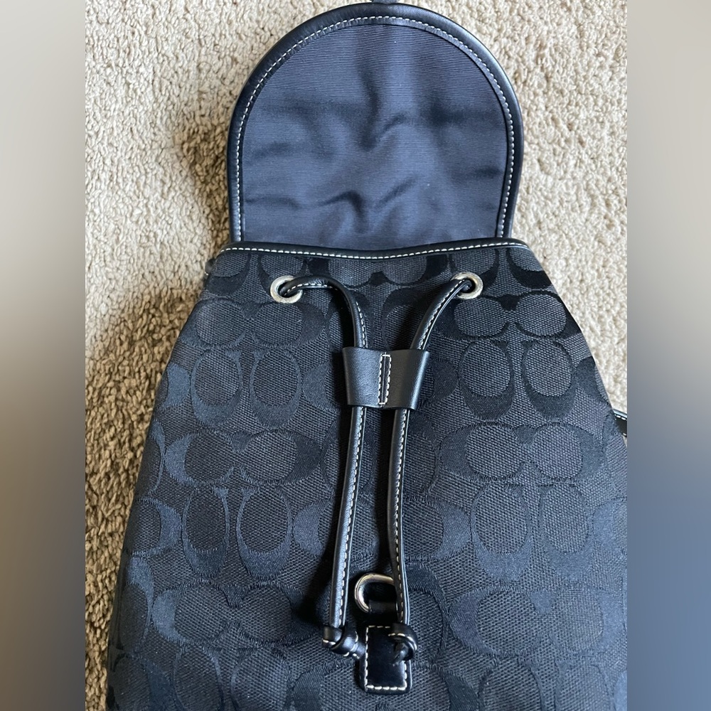 Coach vintage CC signature monogram small backpack excellent condition travel - Picture 5 of 11